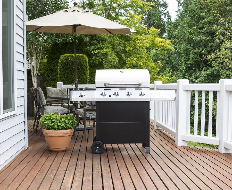 https://www.getcircled.com/wp-content/uploads/2016/06/large-barbecue-cooker-on-cedar-deck.jpg